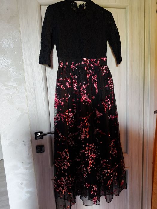 Платье  продам срочно