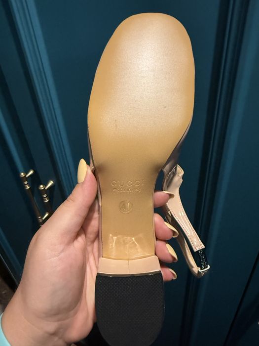 Босоножки нюдовые Gucci