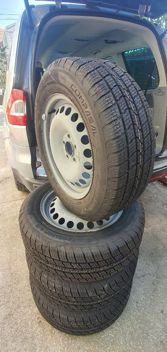 215/60/16 All Season M + S