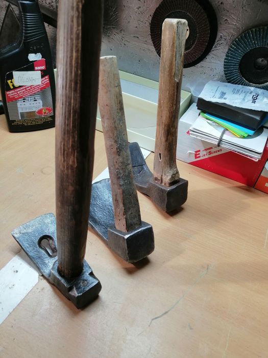 Tesla veche trei modele