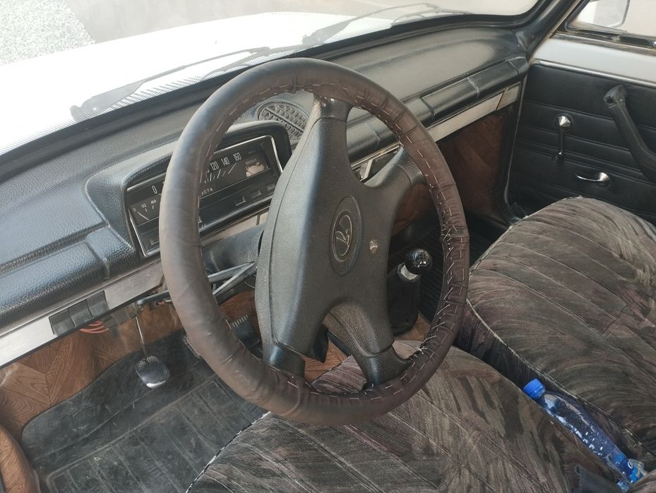 Vaz 2101 sotiladi