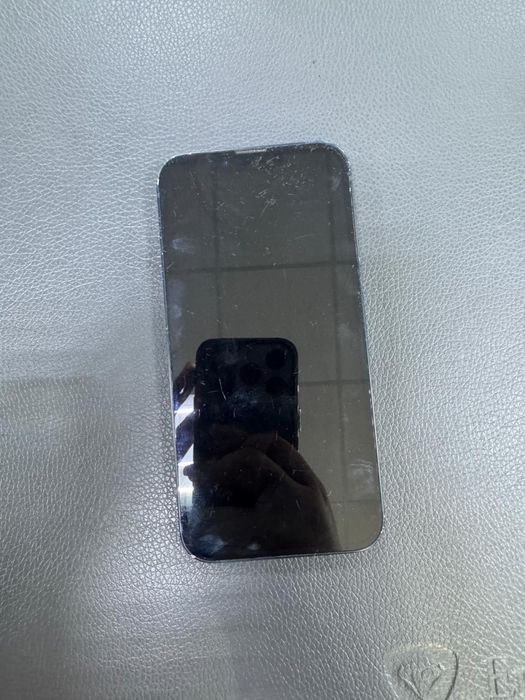 iPhone 13 128GB Black | Все работает | Есть трещины сзади