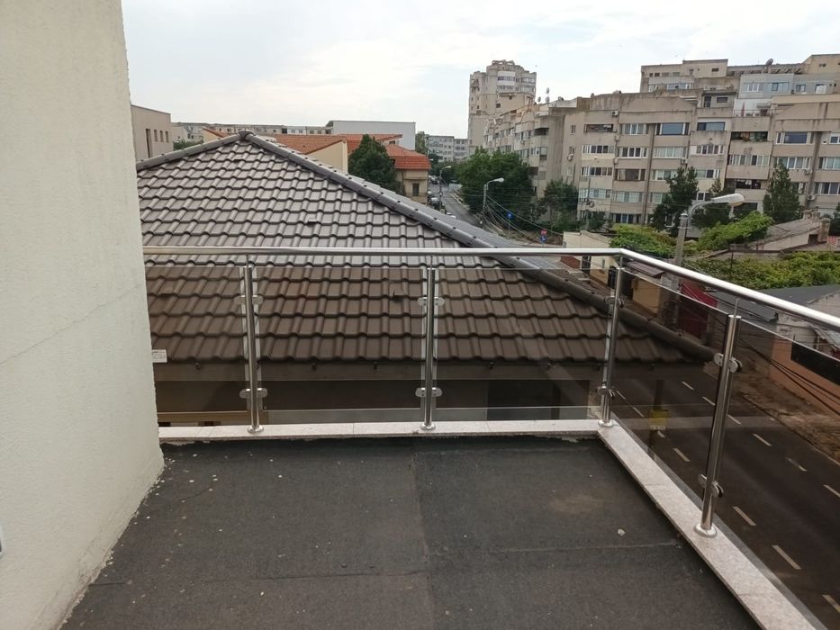 Balustrade inox , fier , sticla securizata sau laminata .  .