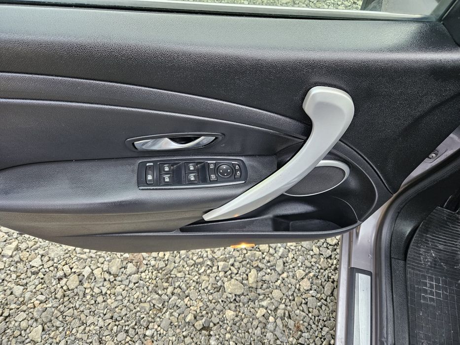 Vând Renault Fluence 1,5 DCI Prestige