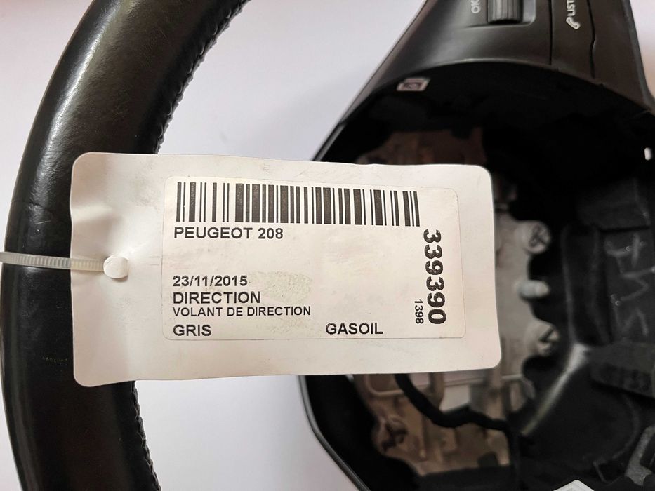 Оригинални с перфорирана кожа Мулти волани Peugeot 208 Пежо pejo