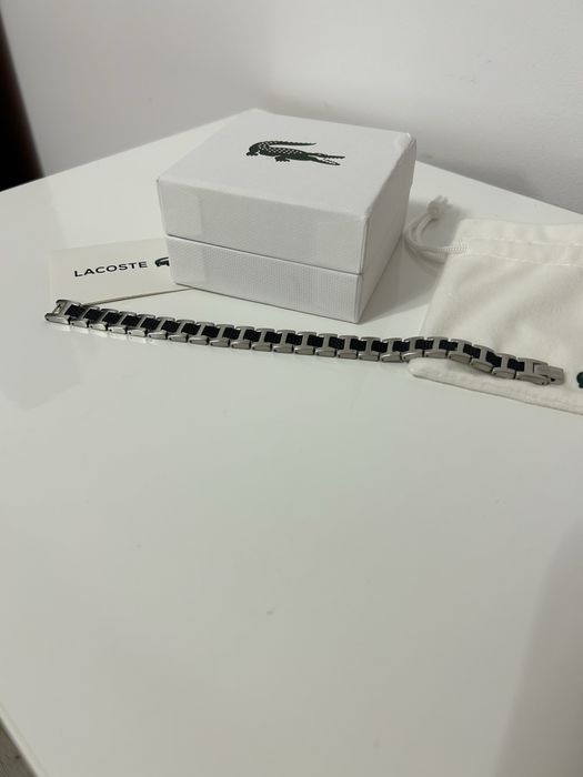 Bratara Lacoste.