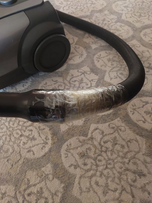 Срочно продам отличный пылесос LG