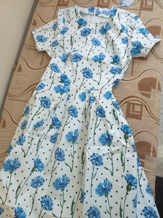 Продам новое платье  для девочки