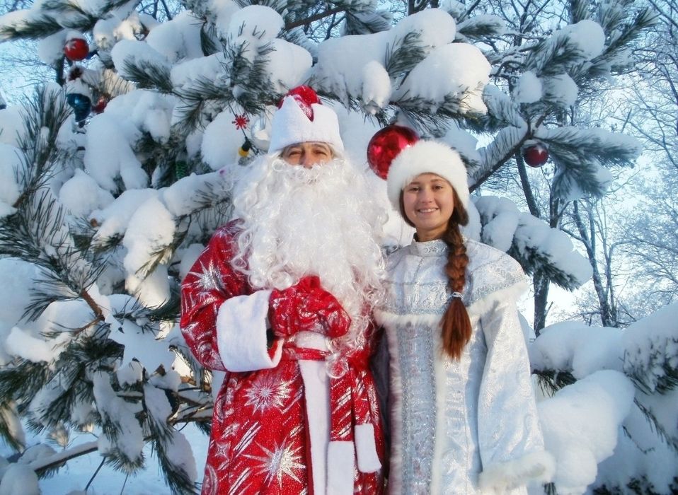 Костюмы Деда мороза и снегурочки