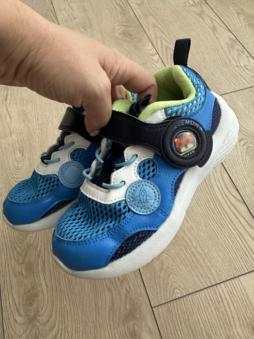 Кроссовки на мальчика