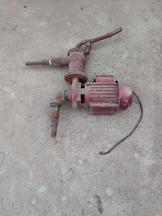 Продам насосы хорошее состояние