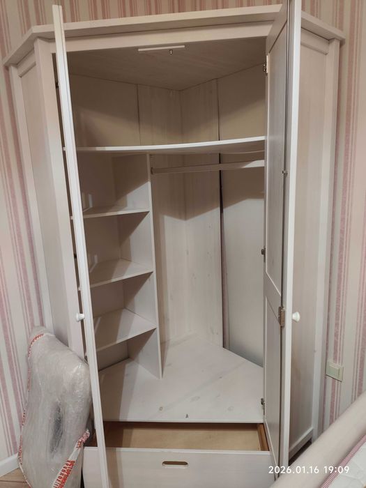 2 кровати, шкаф угловой