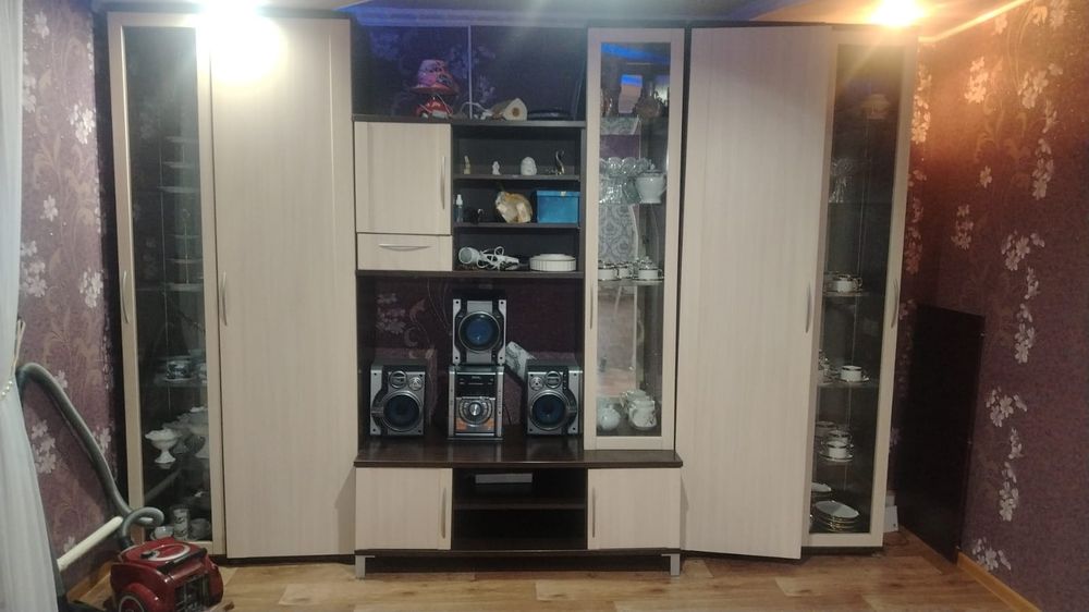 Мебель стенка сахзавод