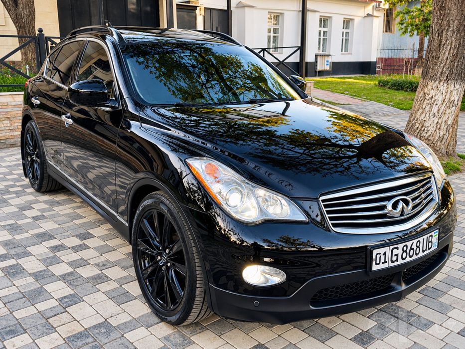 Продаётся INFINITI  EX35