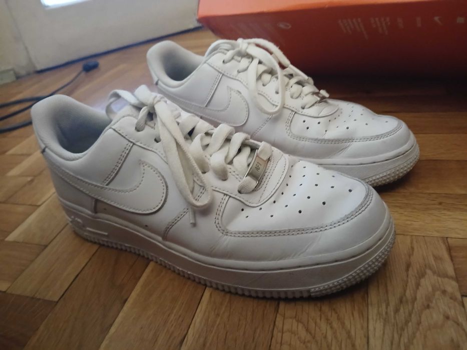 Бели Nike Air Force