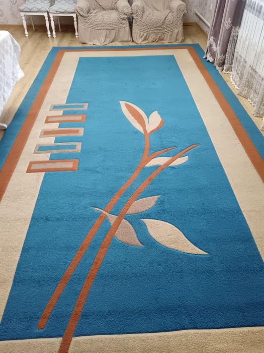 Продается ковер хорошем состояний