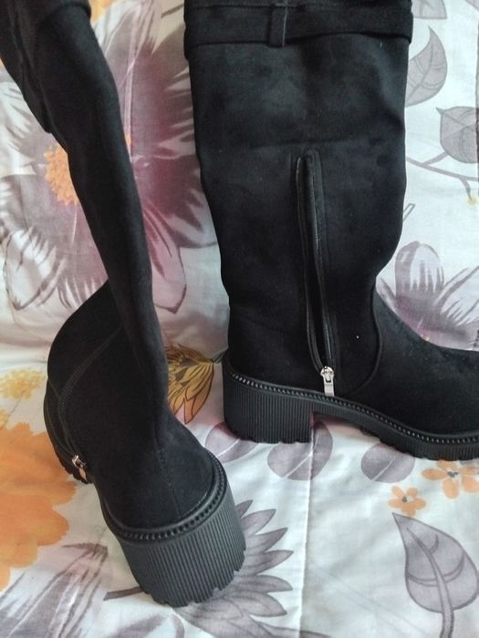 Дамски чисто нови ботуши велур 39