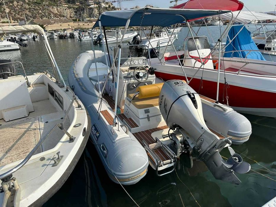 Лодка, извънбордов двигагел 90 кс, регистрирана ГЪРЦИЯ, сонар