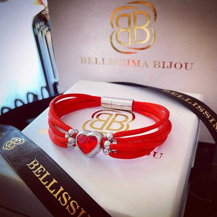 Дамска Гривна от Сатен със Сърце Сваровски Подарък за 8-ми Март