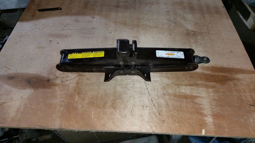 Домкрат на тойоту