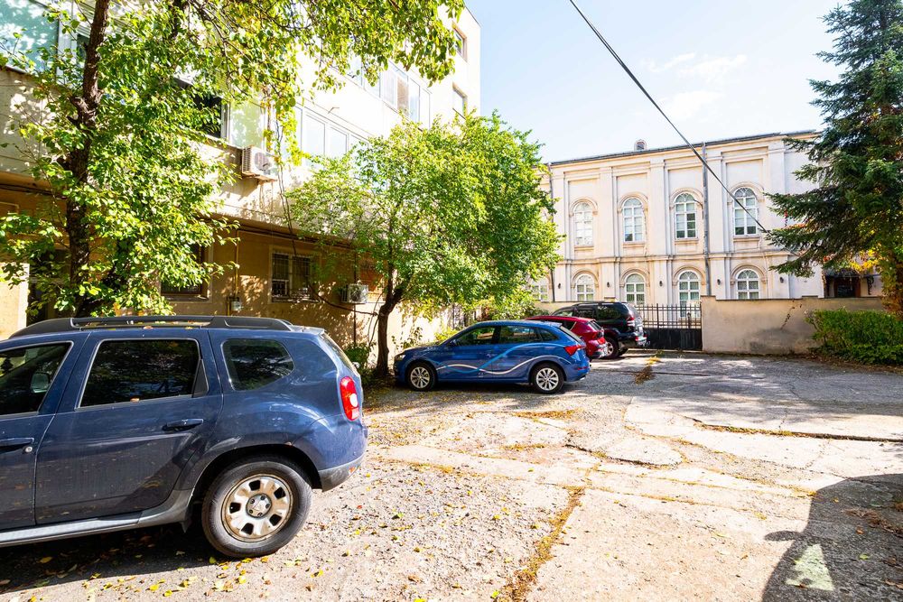 3 camere renovat, 80 mp, 2 AC, centrala, loc parcare, curte interioara, Strada Pietonala, Teatrul Toma Caragiu