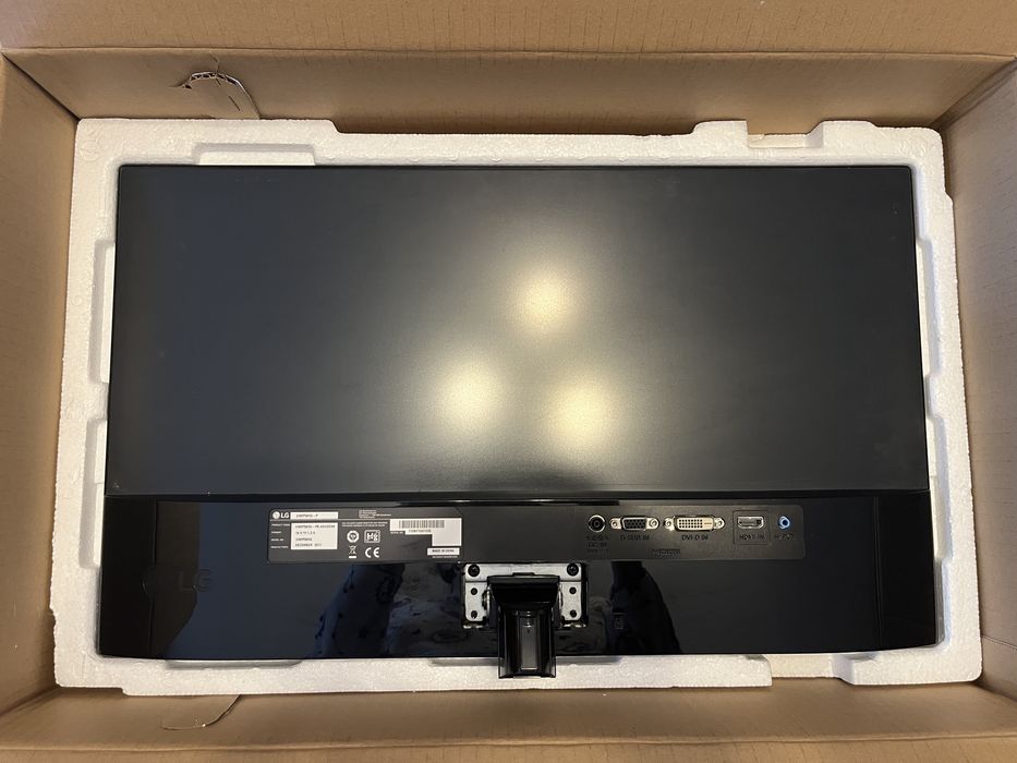 Монитор LG 24 инча IPS 60hz 1080 p