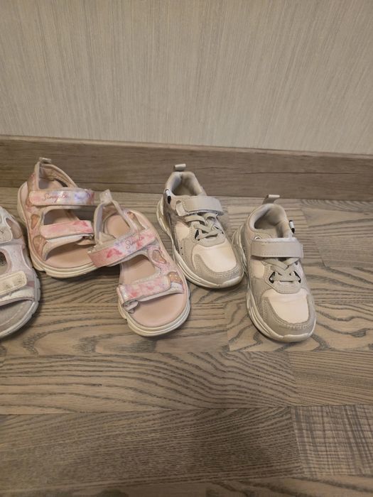 Продам обувь для девочки