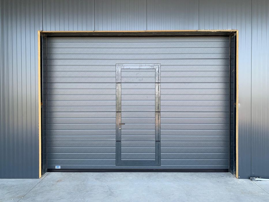 Uși de garaj rezidentiale si industriale / Automatizari  / Interfoane