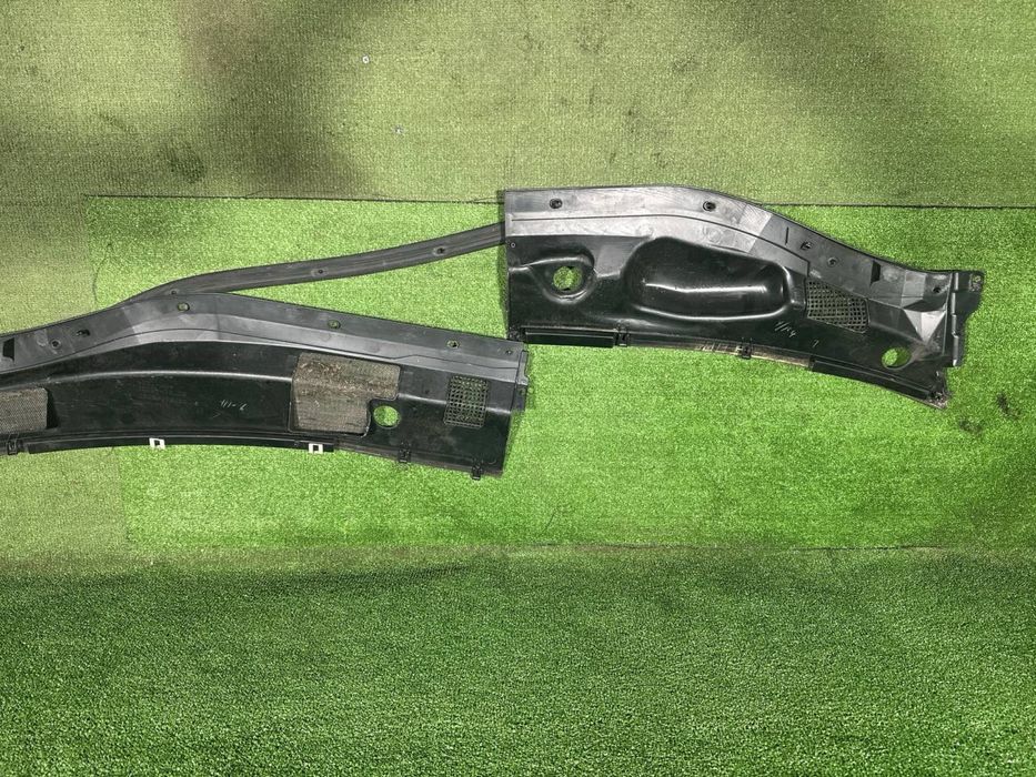 Пластик под дворники Lexus Rx 300