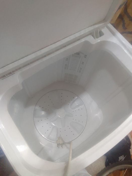 Продам машинку стиральную