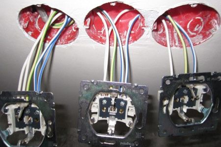 Установка люстры