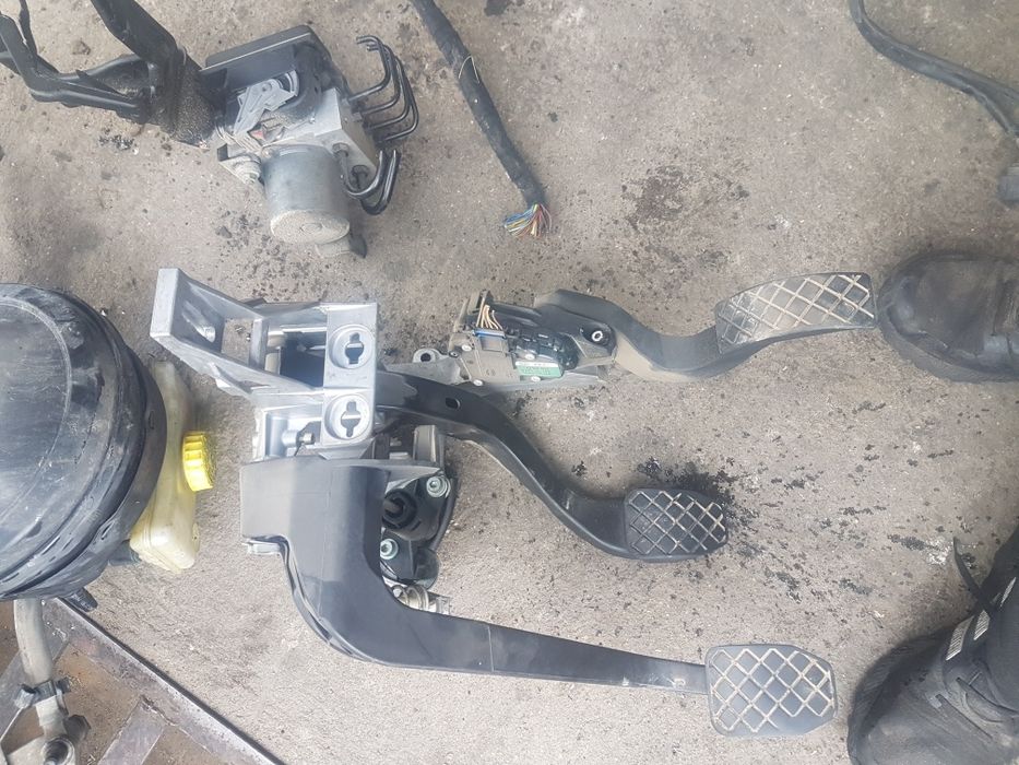 Педал газ потенциометър за ауди а4 б7 2.0 140кс