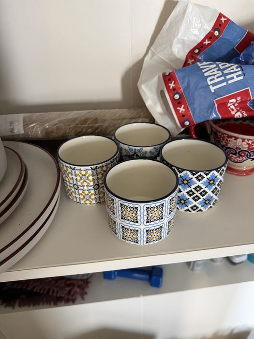 Посуда для 2 персон 8 предметов+4 чашки