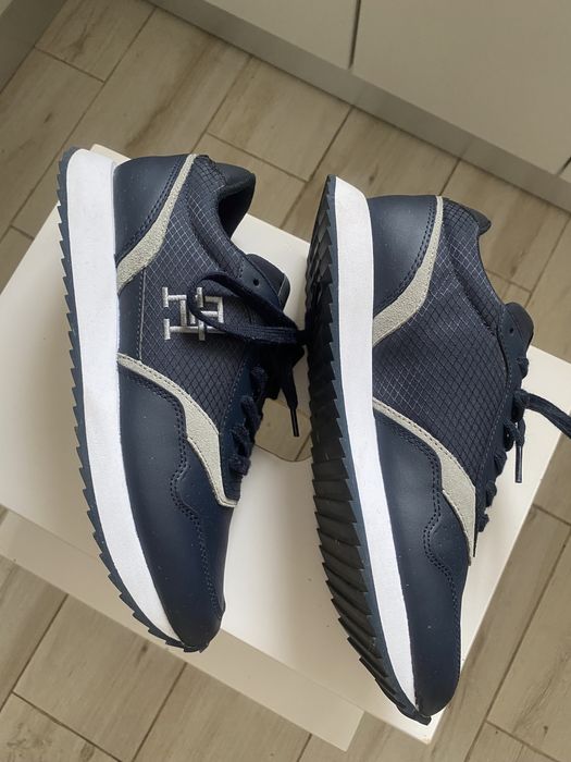 Adidasi Tommy Hilfiger, marimea 40, piele naturala