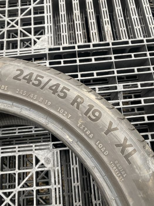 245/45/19 Континентал  Летни