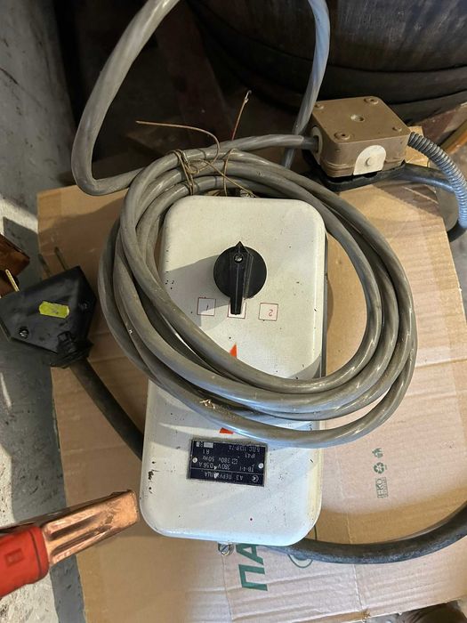 Вентилатор. Трофазен. Смуче и духа