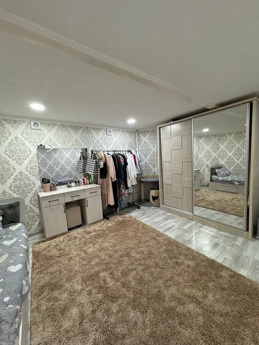 Продается 4 ком квартира в г Чирчике 75000