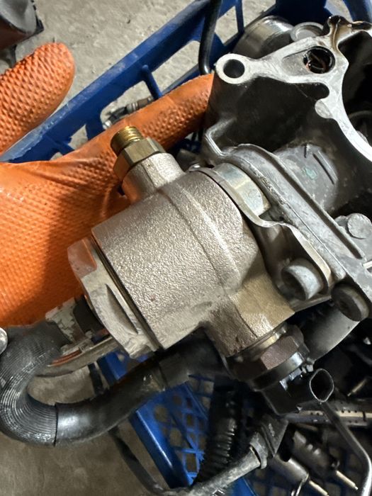 Pompa inalta 2.0 tfi ccz 06j127025e audi a4 b8