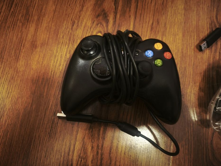 Xbox 360, 43 игри и контролер