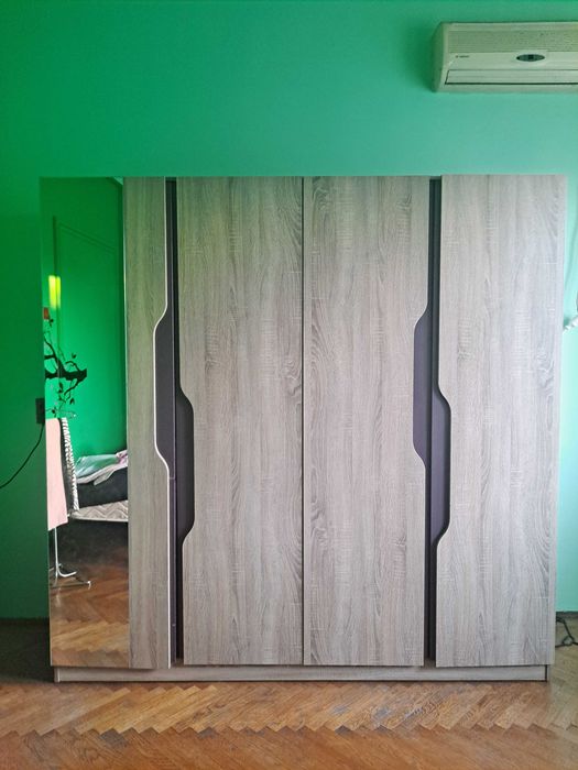 Dulap haine dormitor / Dressing 4 usi cu oglinda, nuanta stejar