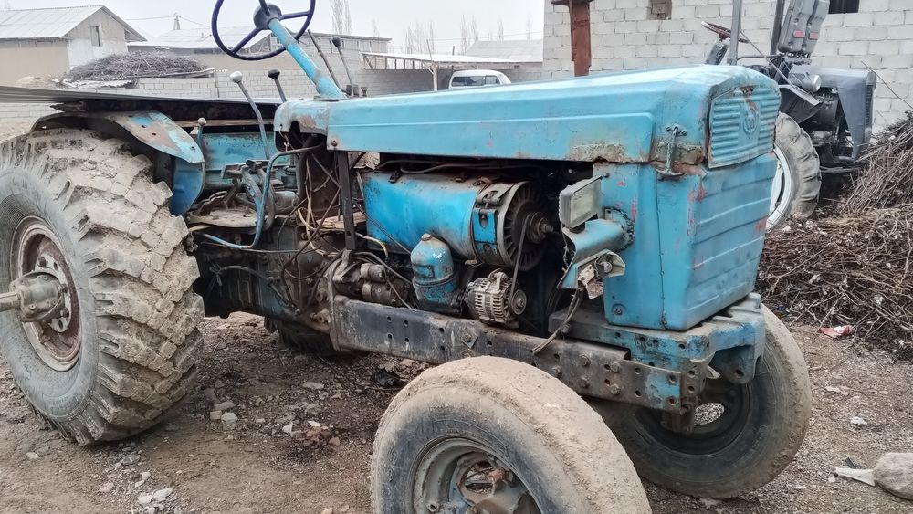 28 Traktor holati yaxshi
