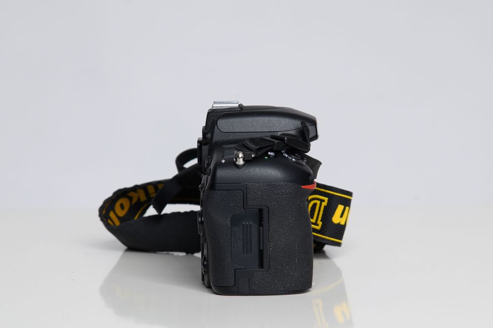 Nikon D750 тяло с три батерии