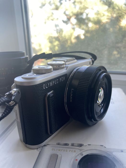 Продам Olympus с двумя объективами