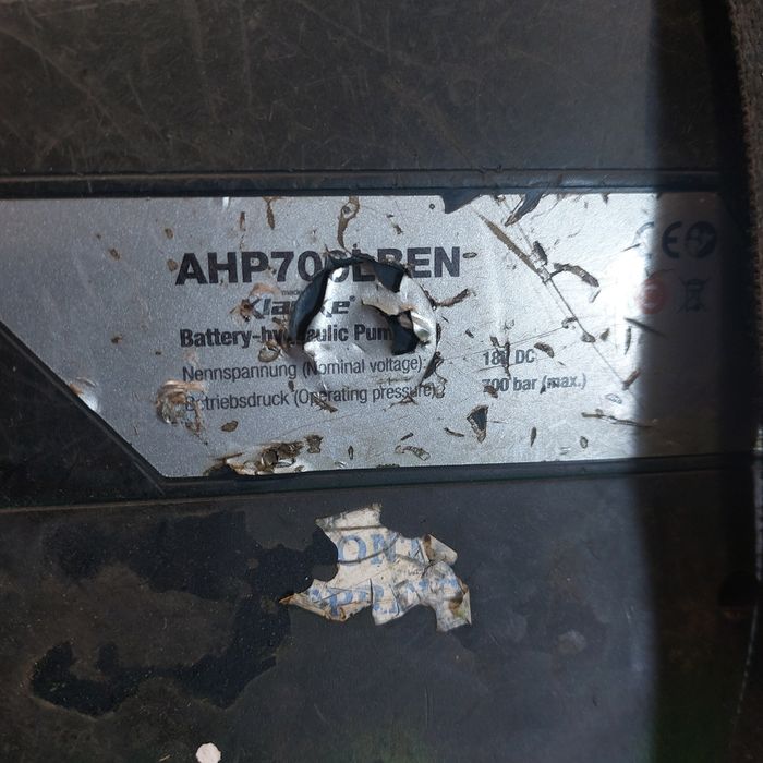 Акумулаторна хидравлична помпа Klauke AHP700L
