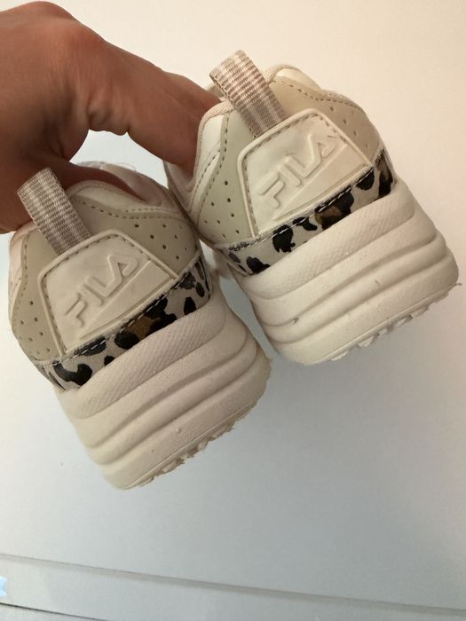 Adidasi Fila si Skechers fetite
