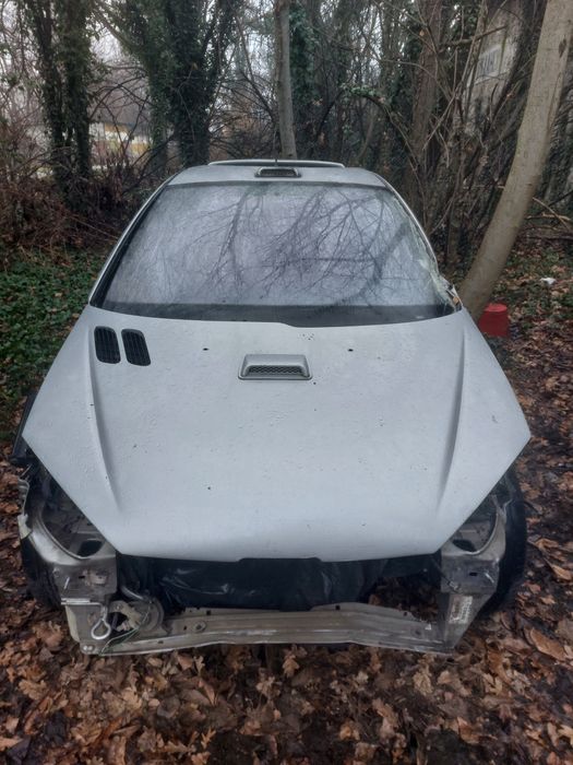 Автомобил на части