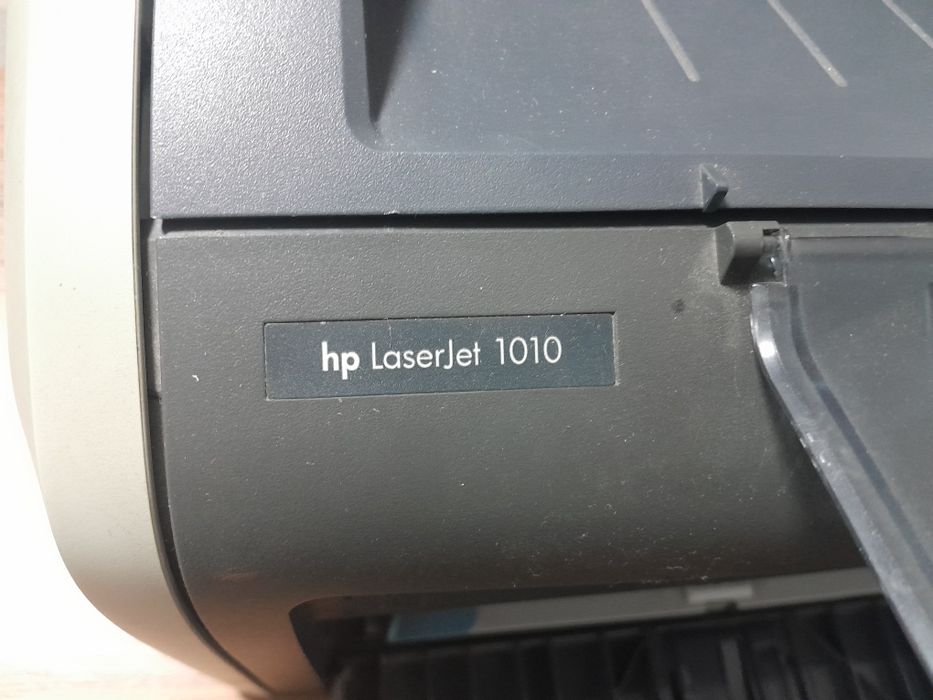 Принтер на запчасти hp 1010