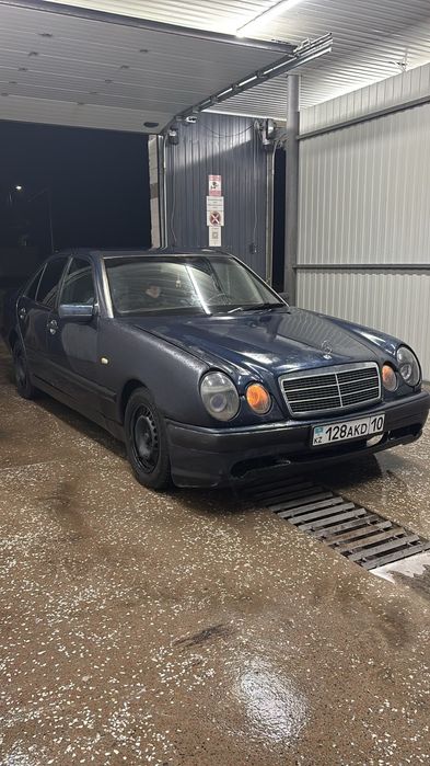 Mercedes W210 e230