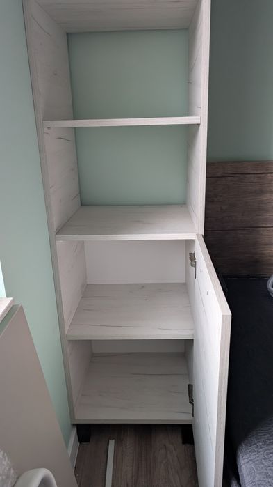 Детска стая - легло, бюро, нощно шкафче, голям шкаф, гардероб