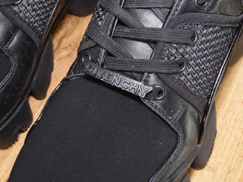 Givenchy Jaw - 42,5 номер Оригинални! Made in Italy